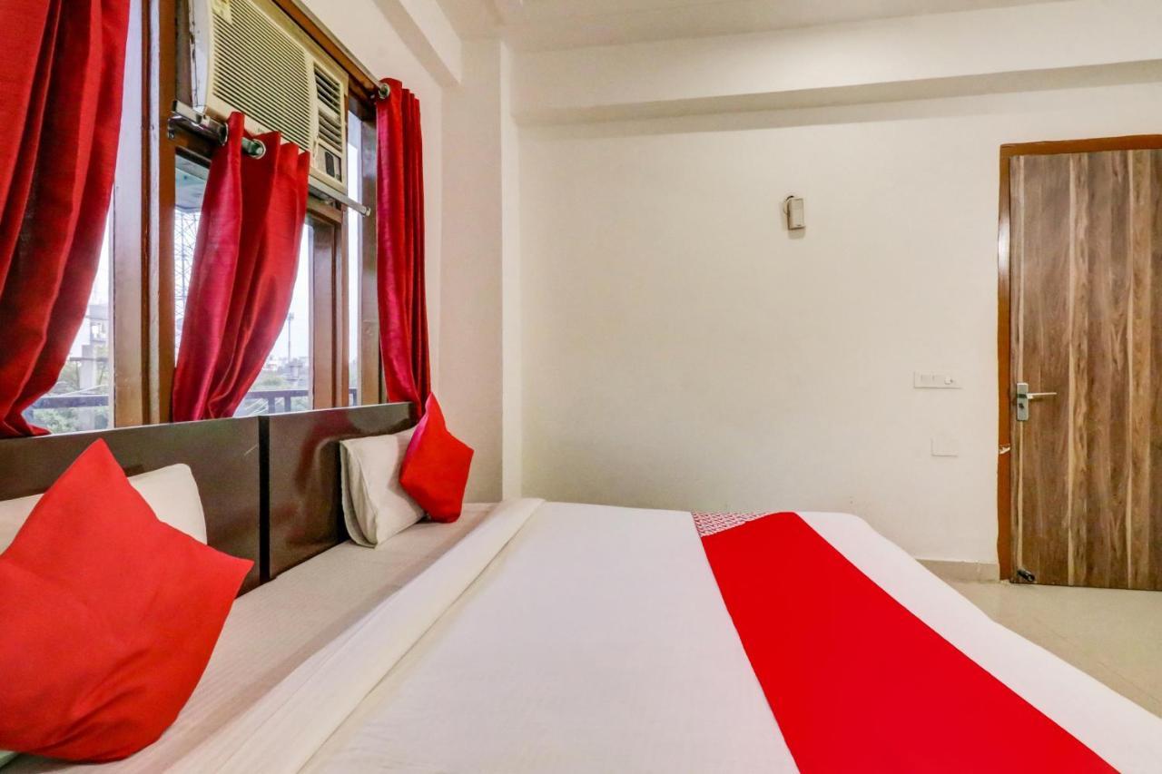 Oyo 71597 The Shivaay Residency Hotell Gurgaon Exteriör bild