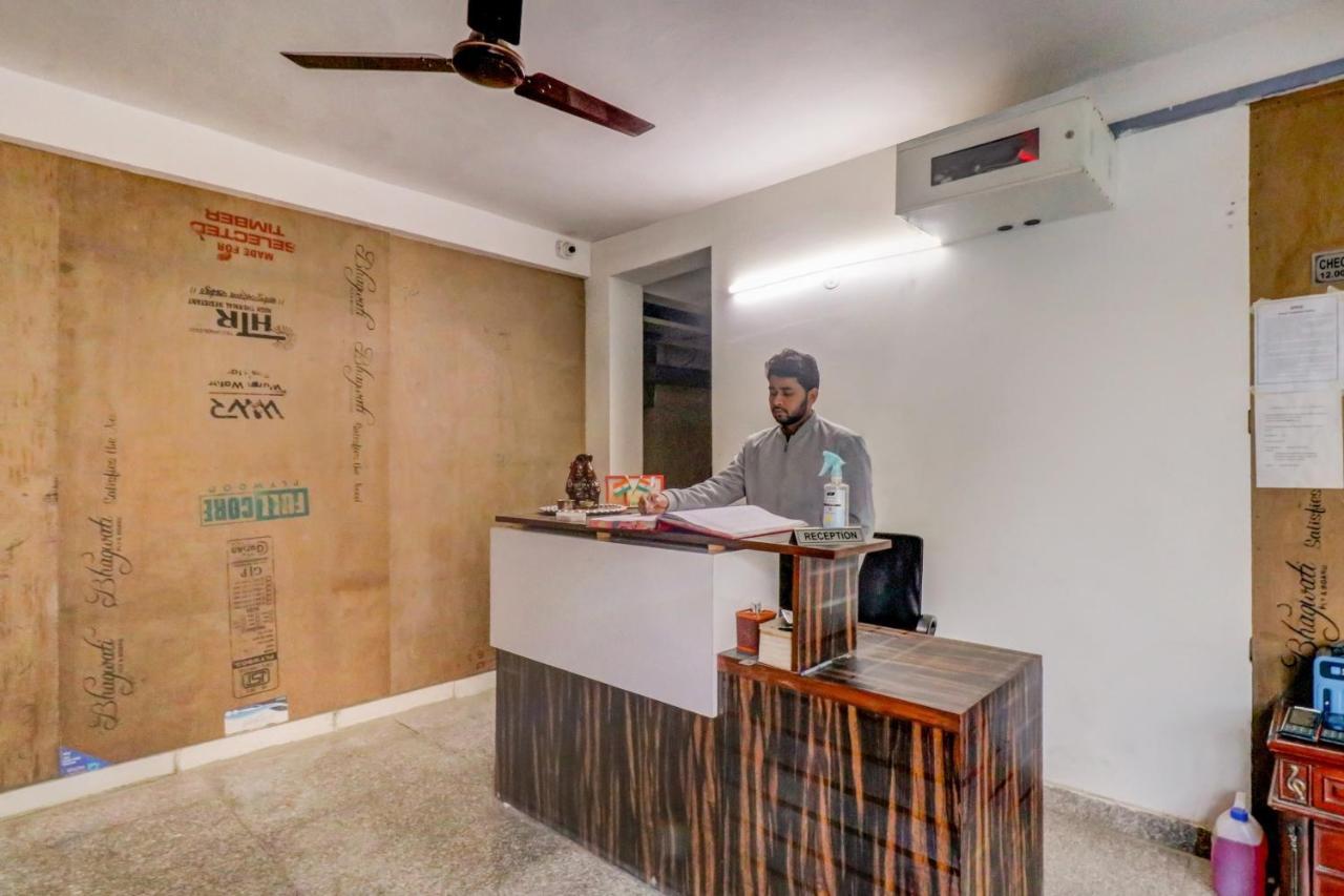 Oyo 71597 The Shivaay Residency Hotell Gurgaon Exteriör bild
